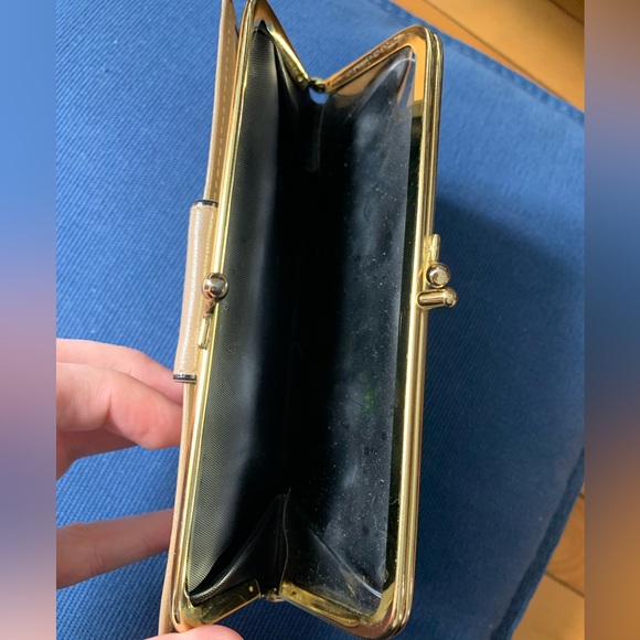 Buxton leather wallet - Picture 7 of 8